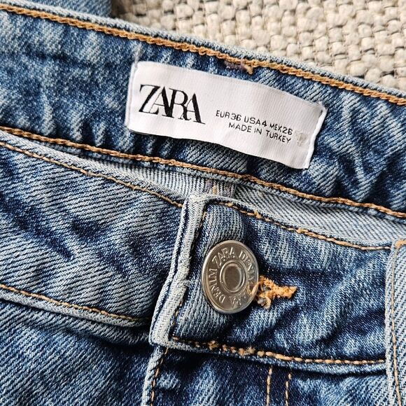 💝Zara distressed look jeans - Picture 4 of 4